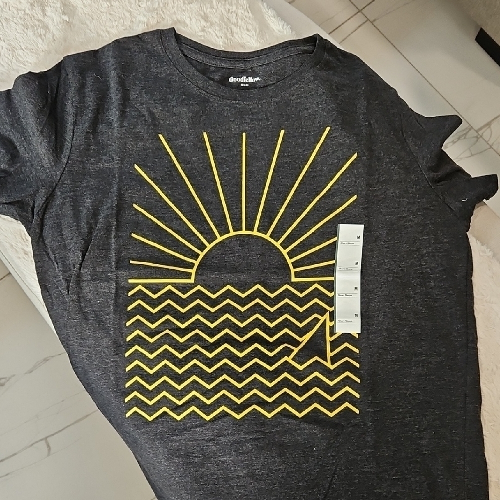 Medium Women's Yes Shirt